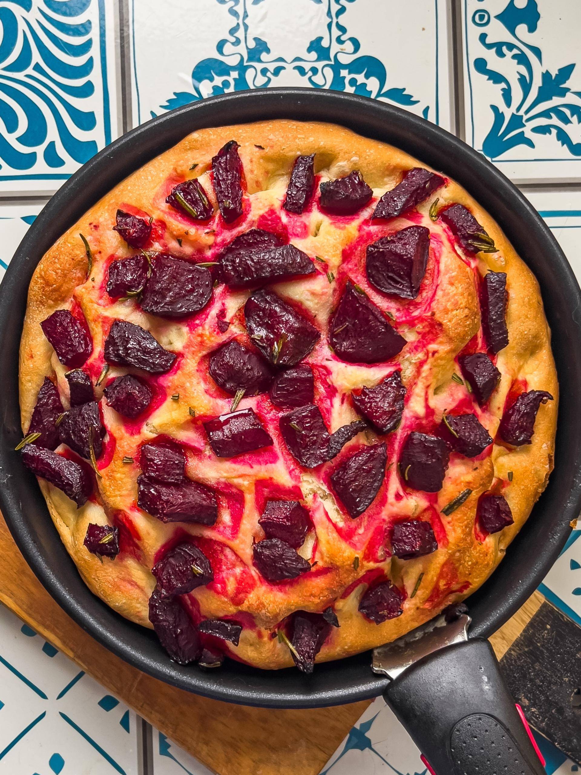 Focaccia barese z burakami - przepisy Patelnie i Garnki | Tefal