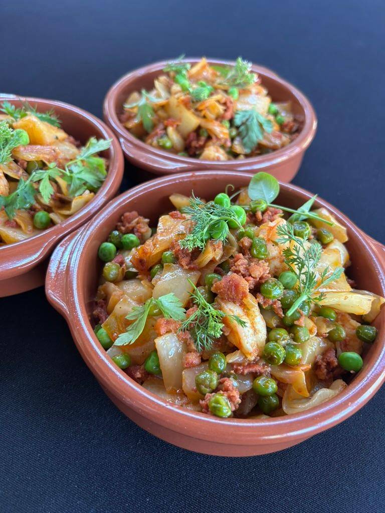 Biała kapusta z chorizo i krewetkami - przepisy Cook4Me | Tefal