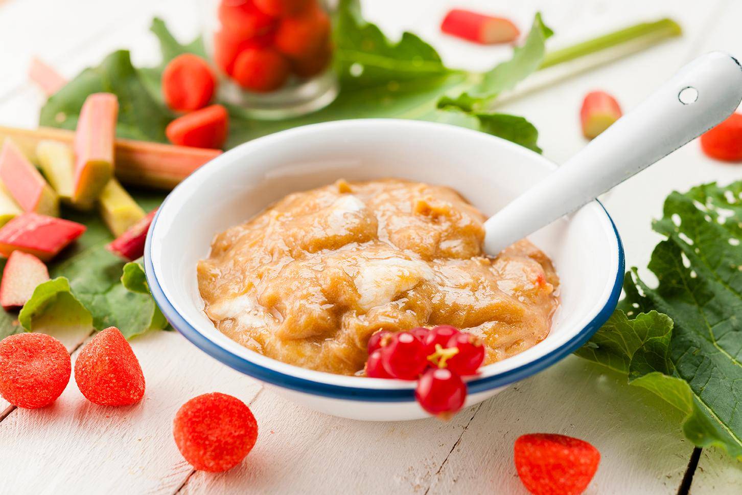 Kompot francuski z rabarbaru - przepisy Cook4Me | Tefal