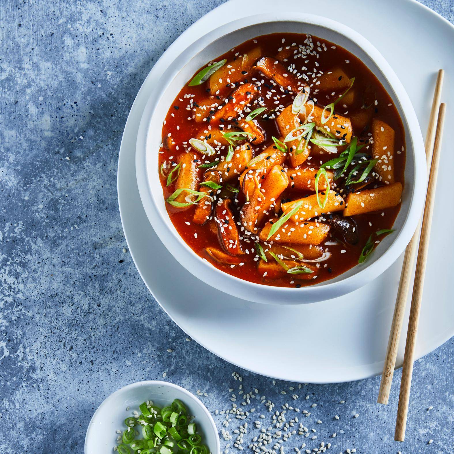 Tteokbokki (koreańskie kluski ryżowe) - przepisy OptiGrill + | Tefal