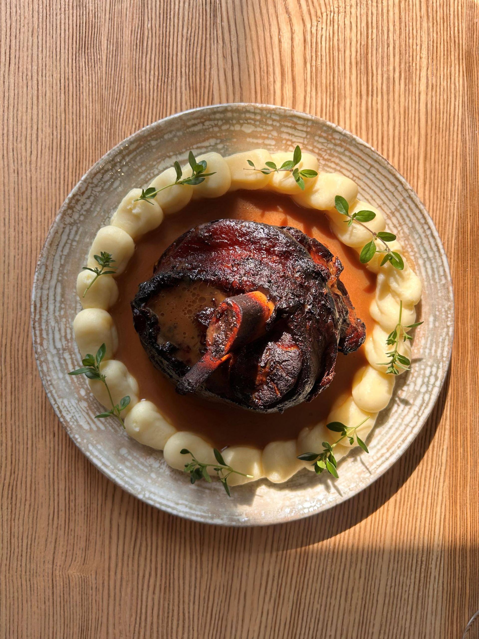 Golonka wieprzowa w sosie jabłkowo-selerowo-imbirowym - przepisy Cook4Me | Tefal