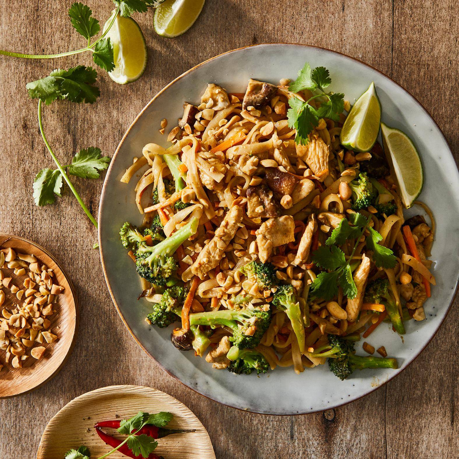 Pad thai z kurczakiem - przepisy Patelnie i Garnki | Tefal