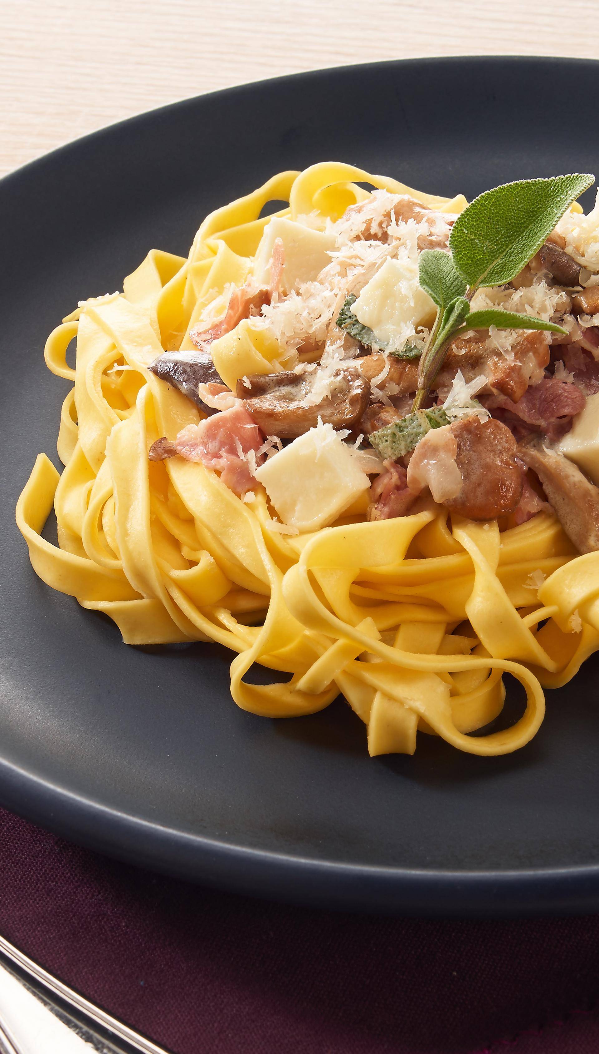 Makaron z pancettą i groszkiem - przepisy Cook4Me | Tefal