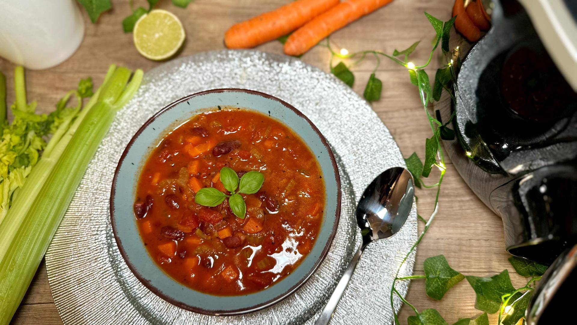 Aromatyczna zupa z fasolą - przepisy Cook4Me | Tefal