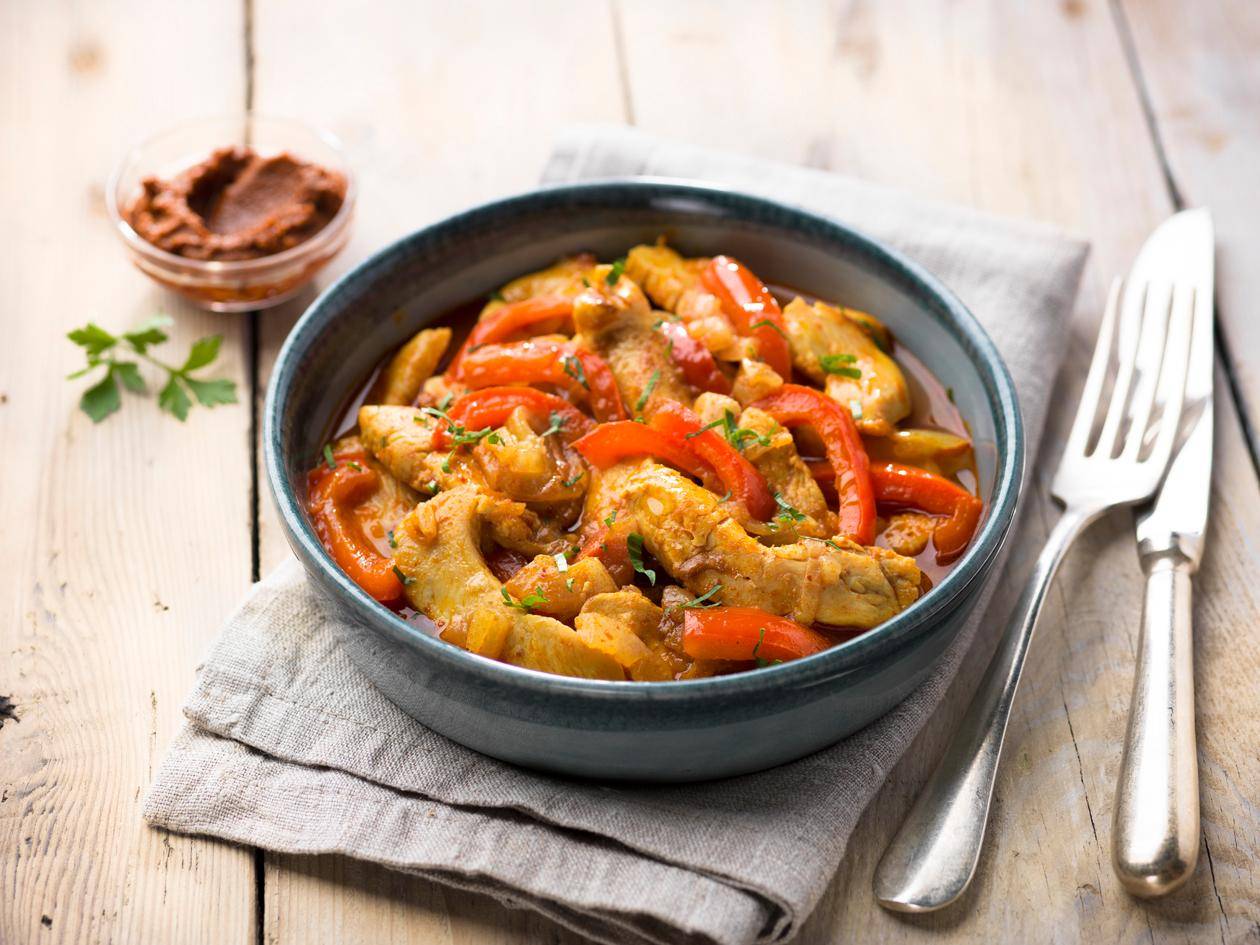 Pikantny kurczak i smażona papryka - przepisy Cook4Me | Tefal