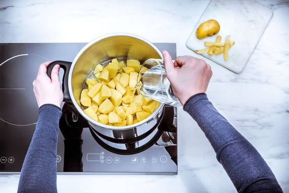 Large-02-STEP_MASHED_POTATOES-NUTRICOOK (1).jpg