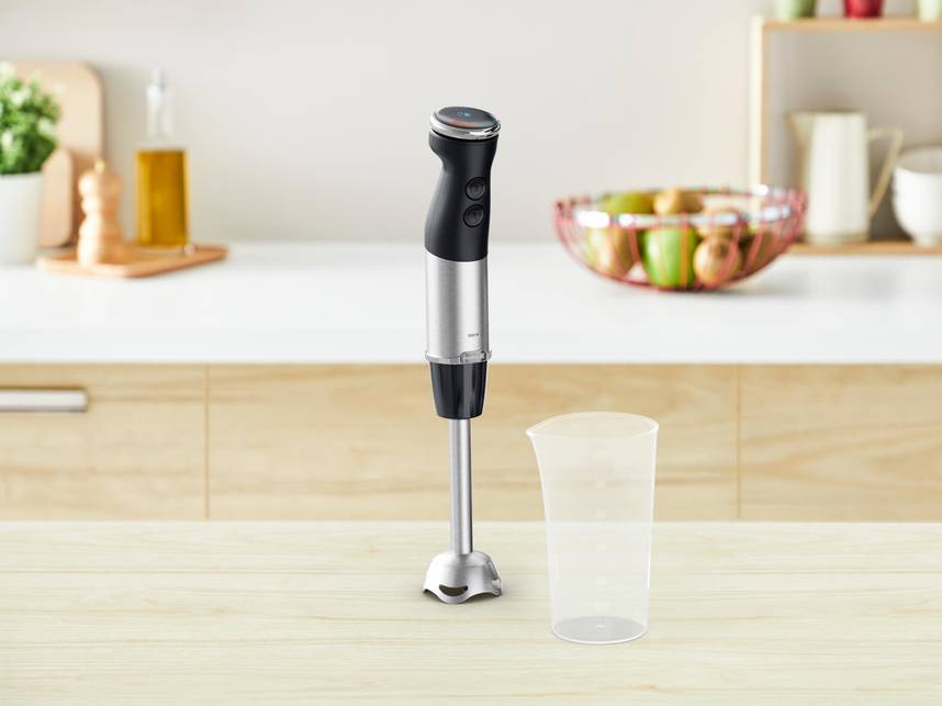 Blender ręczny Tefal stojący na blacie w kuchni