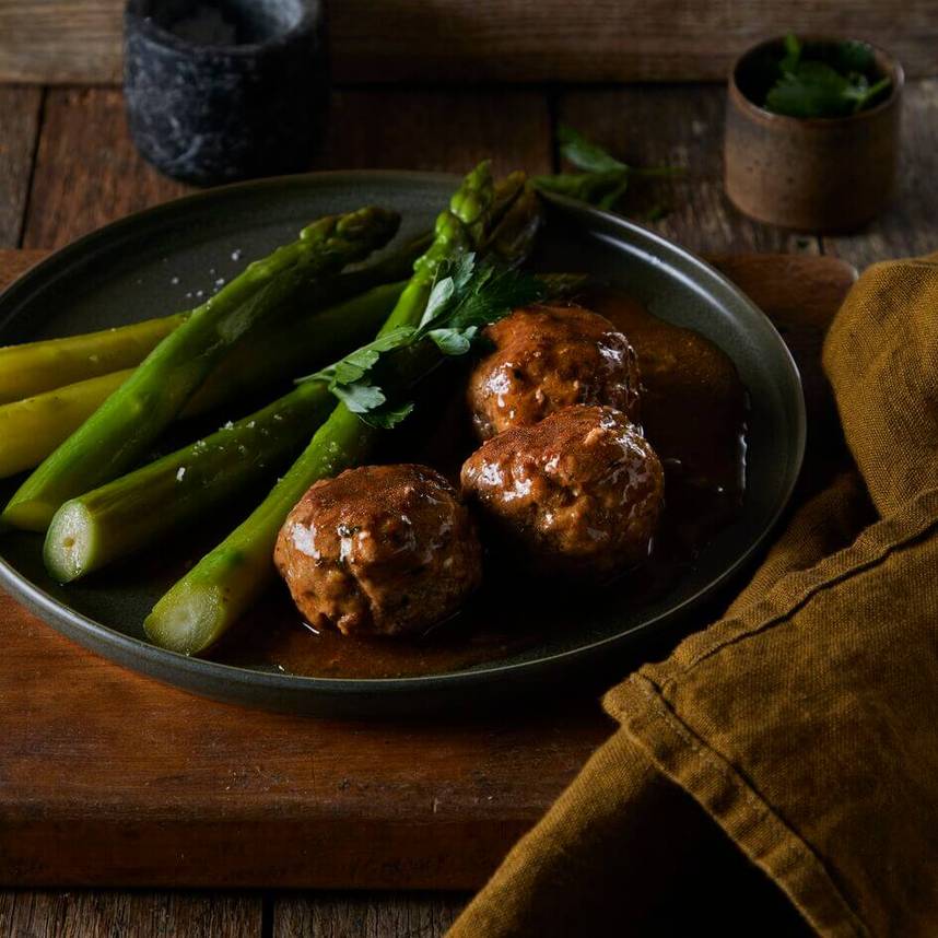 Medium-Beef Meatballs, roasted green asparagus_Boulettes de boeuf, asperges vertes rôties_1-1.jpg