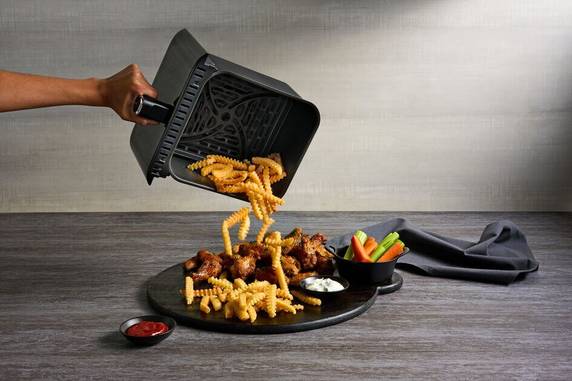 Medium-IR Air Fryer - Shot 4 Airflow Basket (Alt Fries Placement).jpg