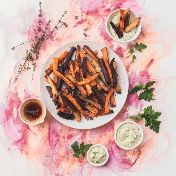 Medium-RECIPE OF THE MONTH_MARCH 2022_FANCY&POP PLANT BASED _COOKEO_VEGETABLE FRIES WITH HERB TAHINI SAUCE SQUARE.jpg
