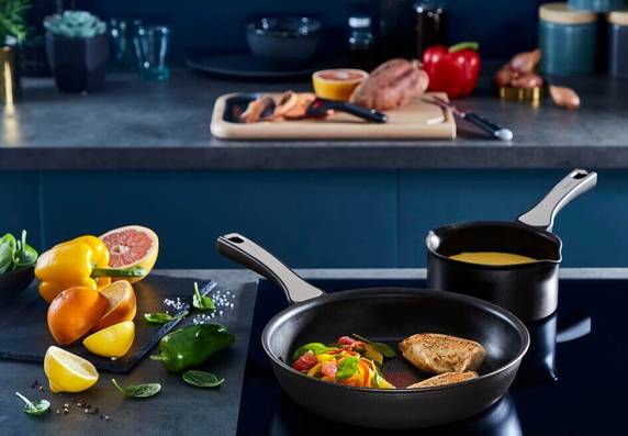 Medium-Unlimited-Saucepan-Frypan-06GU.jpg