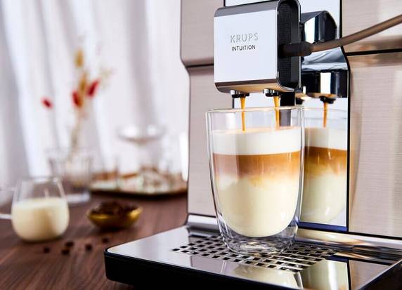 Medium-latte macchiato flowing IE+.jpg